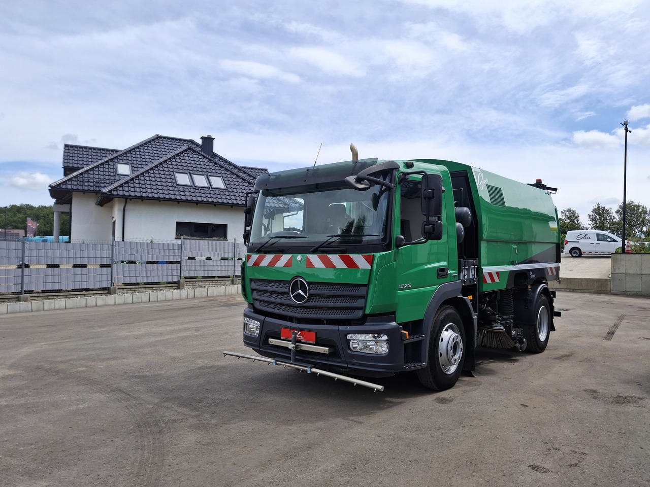 MERCEDES-BENZ Atego 1523 Zamiatarka Kehrmaschine Schmidt SK600 Karcher 2 Motoren Euro 6 PM10 Rura Do Liści - Barredora vial: foto 3 MERCEDES-BENZ Atego 1523 Zamiatarka Kehrmaschine Schmidt SK600 Karcher 2 Motoren Euro 6 PM10 Rura Do Liści - Barredora vial: foto 3