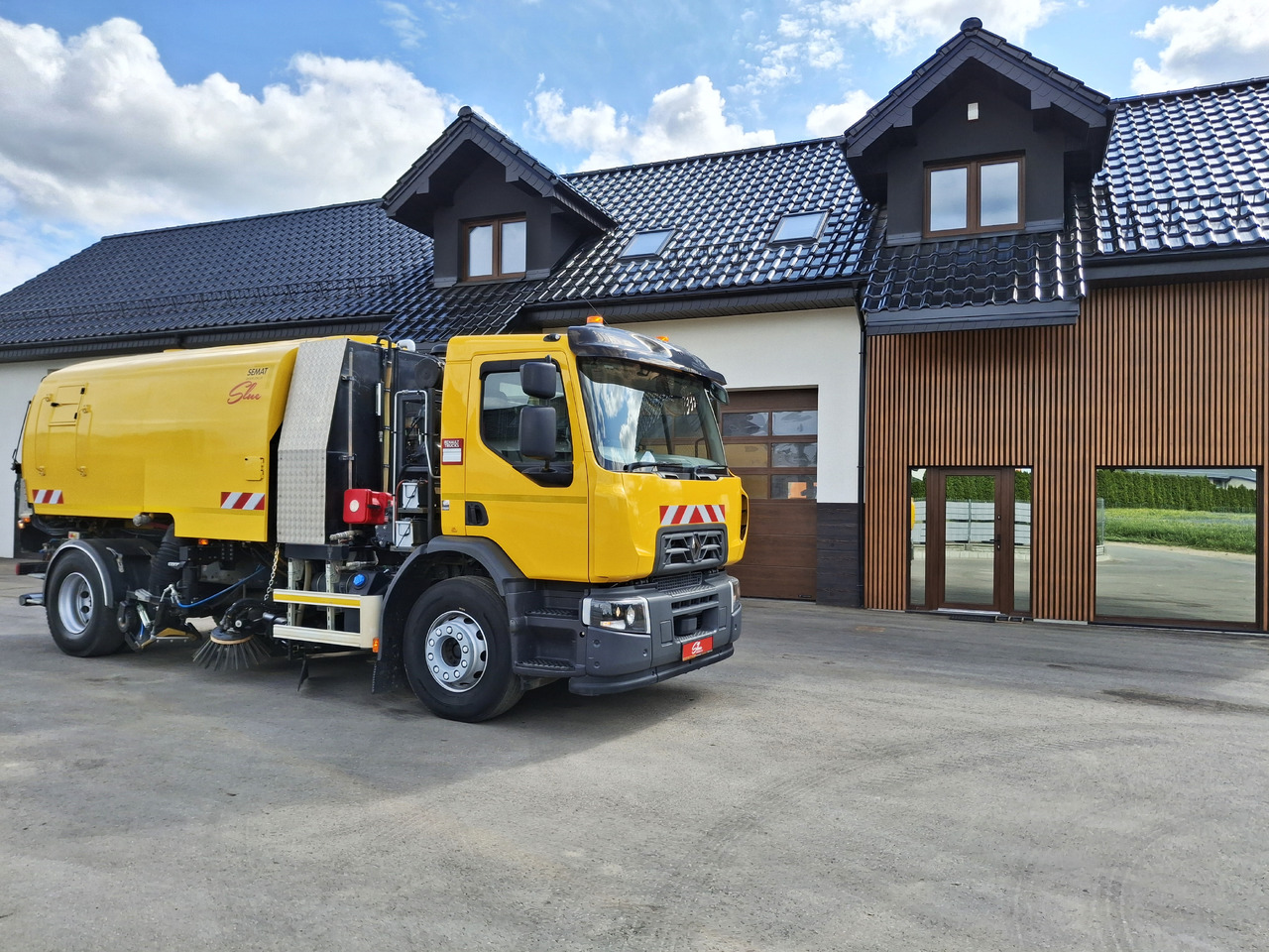 RENAULT C280 Kehrmaschine Zamiatarka SEMAT Zoeller FAUN Karcher L/R 2 Motoren 2018r 740 Mth Euro 6 - Barredora vial: foto 1 RENAULT C280 Kehrmaschine Zamiatarka SEMAT Zoeller FAUN Karcher L/R 2 Motoren 2018r 740 Mth Euro 6 - Barredora vial: foto 1
