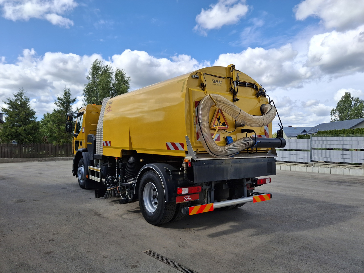RENAULT C280 Kehrmaschine Zamiatarka SEMAT Zoeller FAUN Karcher L/R 2 Motoren 2018r 740 Mth Euro 6 - Barredora vial: foto 4 RENAULT C280 Kehrmaschine Zamiatarka SEMAT Zoeller FAUN Karcher L/R 2 Motoren 2018r 740 Mth Euro 6 - Barredora vial: foto 4