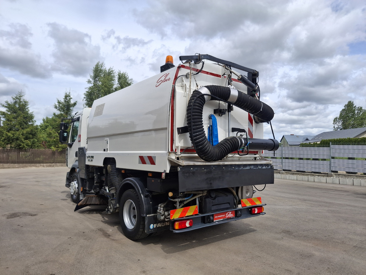 RENAULT D16 Zamiatarka Kehrmaschine FAUN Euro 6 PM10 Szczotki L/R Karcher Rura Do Liści 2 Motoren - Barredora vial: foto 3 RENAULT D16 Zamiatarka Kehrmaschine FAUN Euro 6 PM10 Szczotki L/R Karcher Rura Do Liści 2 Motoren - Barredora vial: foto 3