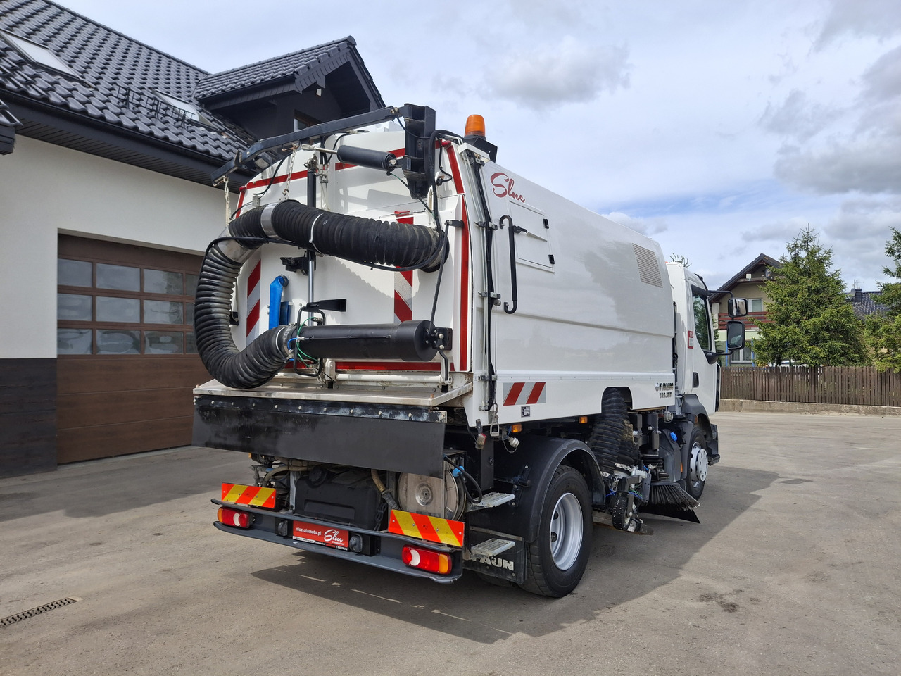 RENAULT D16 Zamiatarka Kehrmaschine FAUN Euro 6 PM10 Szczotki L/R Karcher Rura Do Liści 2 Motoren - Barredora vial: foto 5 RENAULT D16 Zamiatarka Kehrmaschine FAUN Euro 6 PM10 Szczotki L/R Karcher Rura Do Liści 2 Motoren - Barredora vial: foto 5