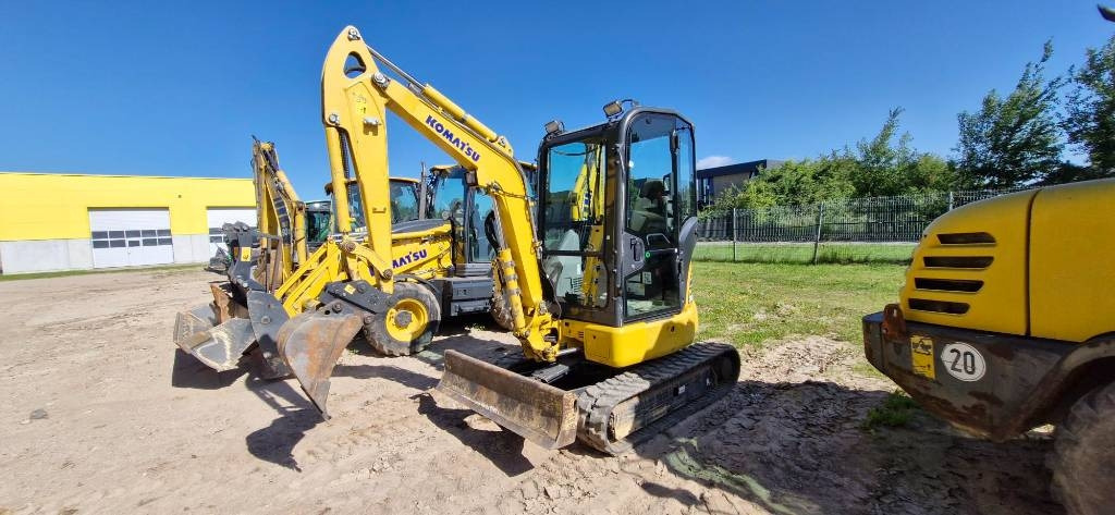 Komatsu PC 26 MR - Miniexcavadora: foto 1 Komatsu PC 26 MR - Miniexcavadora: foto 1