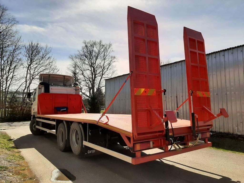 DAF 85.410 6X2 CAR TRANSPORTER - Camión portavehículos: foto 2 DAF 85.410 6X2 CAR TRANSPORTER - Camión portavehículos: foto 2