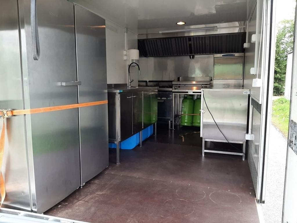 Camión caja cerrada DAF FA 45.180 4X2 KITCHEN: foto 12