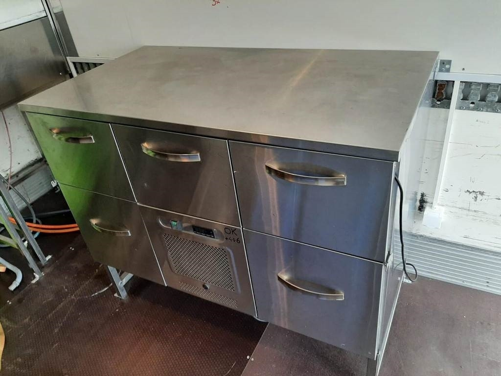 Camión caja cerrada DAF FA 45.180 4X2 KITCHEN: foto 14