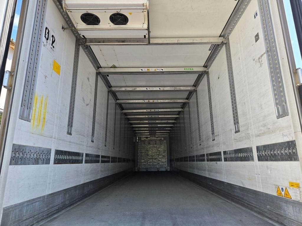 Schmitz Cargobull SKO 24/L-13.4 FP45 COOL DOUBLE STOCK - Semirremolque frigorífico: foto 4 Schmitz Cargobull SKO 24/L-13.4 FP45 COOL DOUBLE STOCK - Semirremolque frigorífico: foto 4