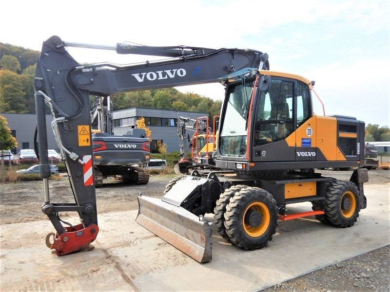 Volvo EW 220 E - Excavadora de ruedas: foto 1 Volvo EW 220 E - Excavadora de ruedas: foto 1