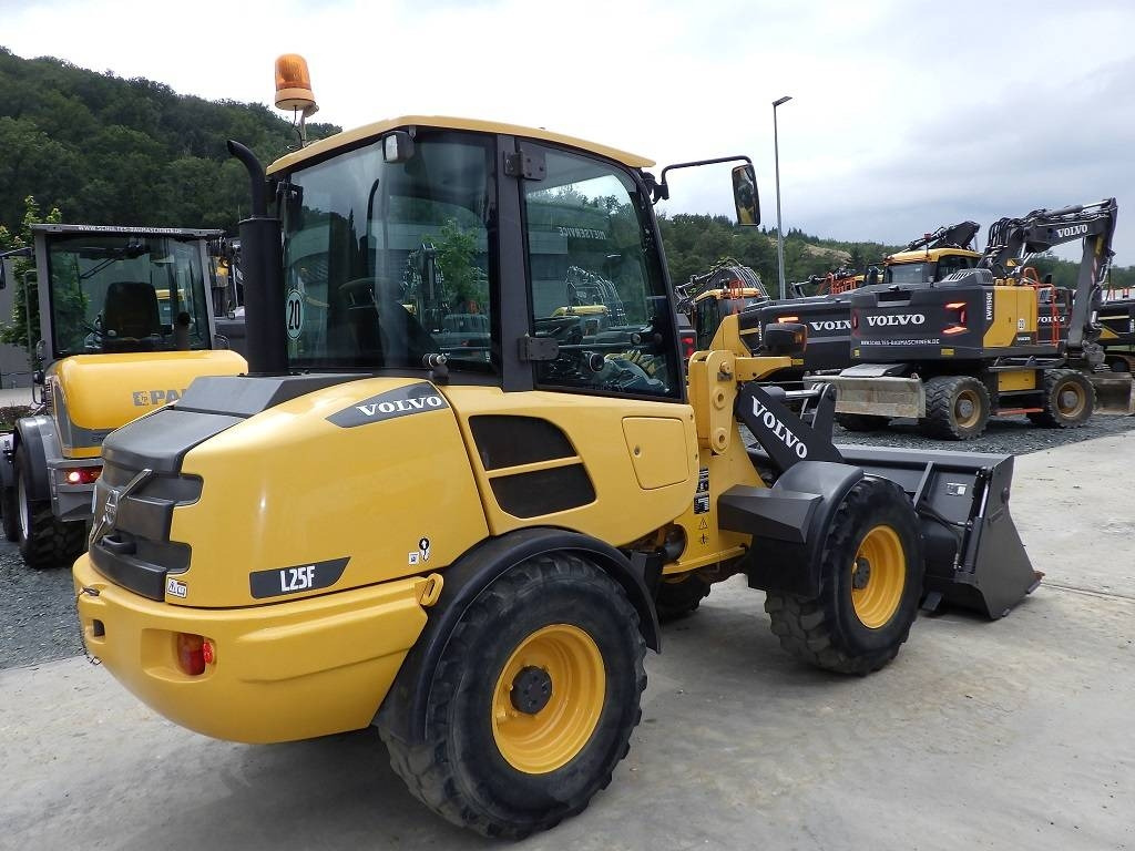 Volvo L 25 F - Cargadora de ruedas: foto 4 Volvo L 25 F - Cargadora de ruedas: foto 4
