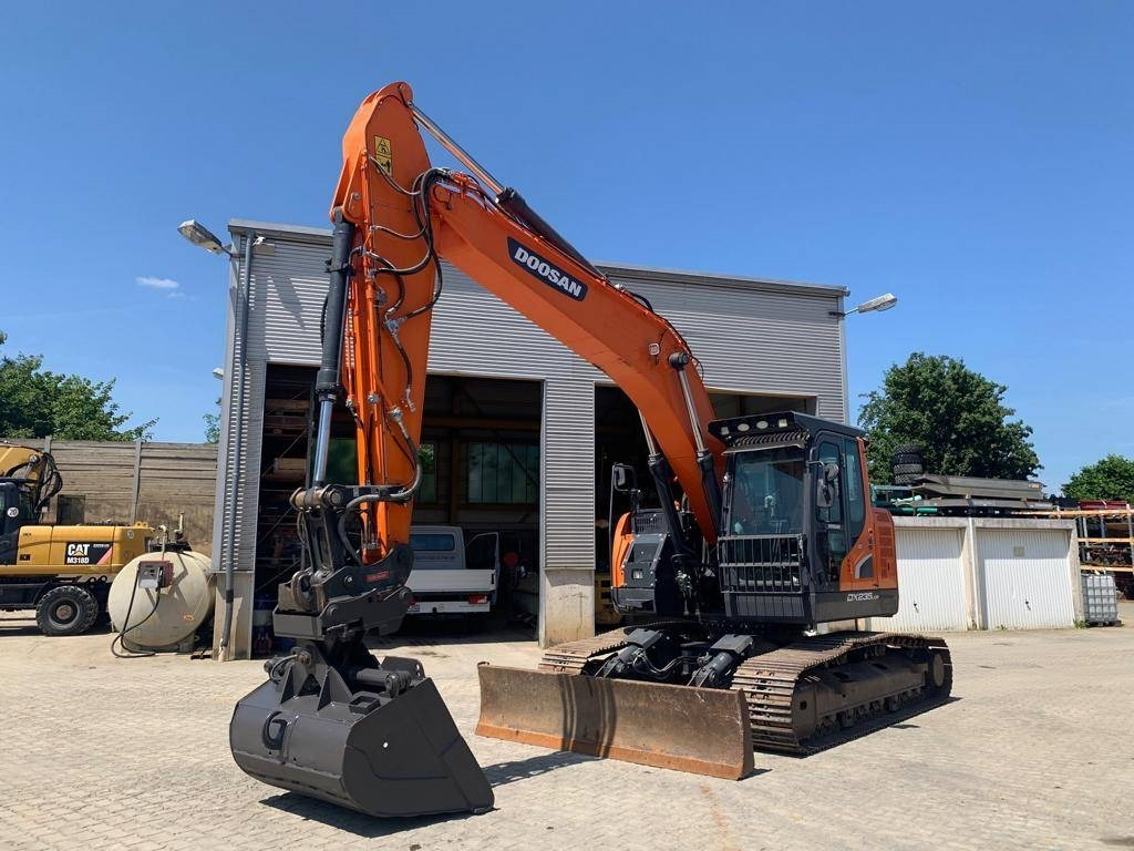Doosan DX 235 LCR-5 - Excavadora de cadenas: foto 1 Doosan DX 235 LCR-5 - Excavadora de cadenas: foto 1