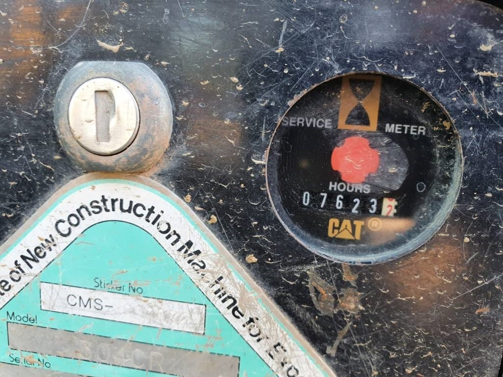 Excavadora de cadenas CAT 304CR: foto 12