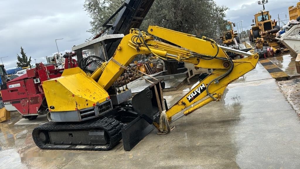 Excavadora de cadenas Nissan HANIX S&B 30: foto 1