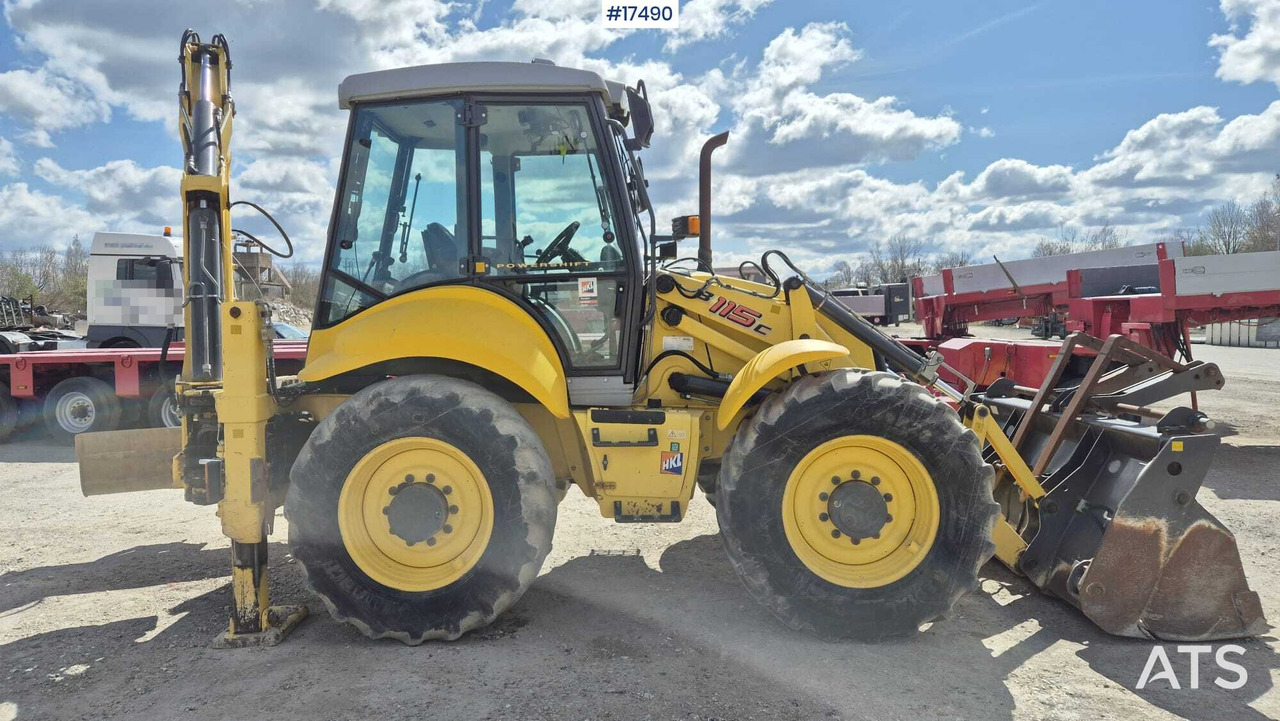 Backhoe Loader NEW HOLLAND B115C (2015) - Retroexcavadora: foto 4 Backhoe Loader NEW HOLLAND B115C (2015) - Retroexcavadora: foto 4