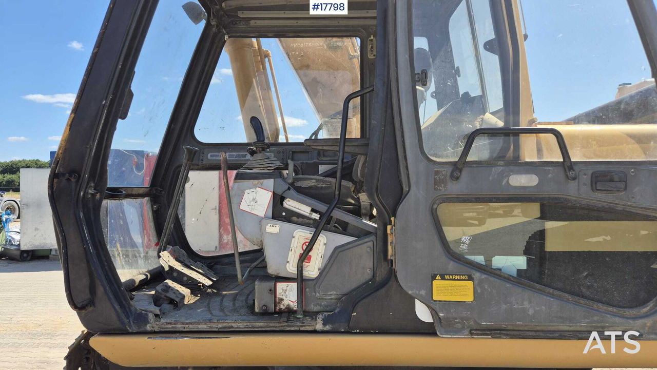 Excavadora de cadenas Crawler excavator JCB JS 220 LONG 16m (1997): foto 18