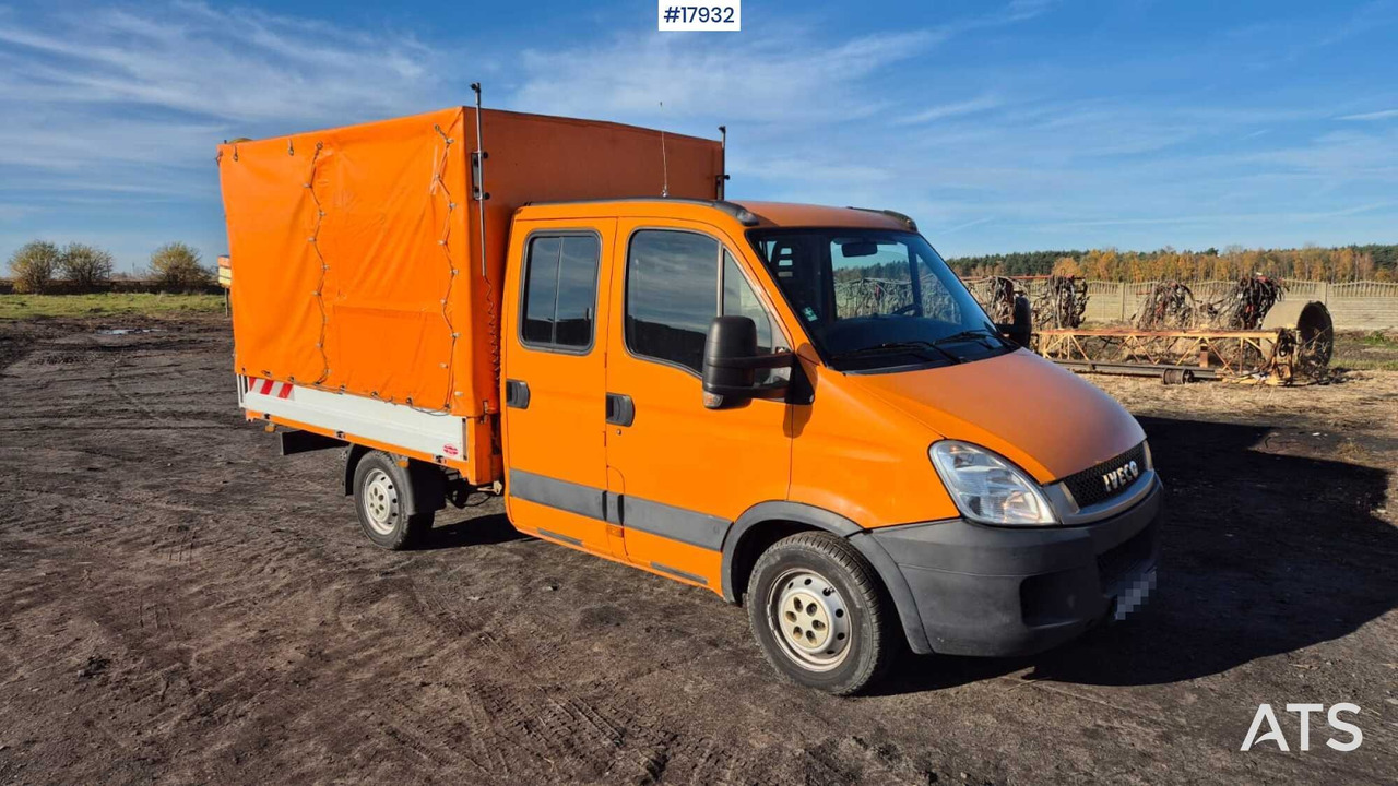 IVECO 35S14D double cab with box body (2011) - Furgoneta con lona, Furgoneta combi: foto 1 IVECO 35S14D double cab with box body (2011) - Furgoneta con lona, Furgoneta combi: foto 1