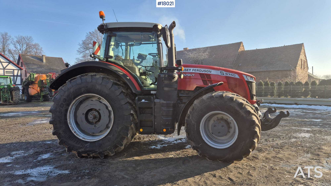 Massey Ferguson 8740S agricultural tractor (2019) - Tractor: foto 4 Massey Ferguson 8740S agricultural tractor (2019) - Tractor: foto 4