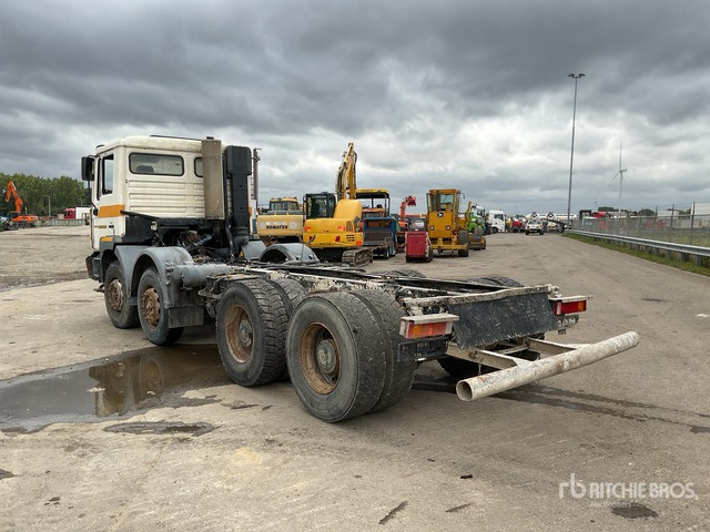 2002 MAN 35.364 8x4 Cab and Chassis - Camión chasis: foto 4 2002 MAN 35.364 8x4 Cab and Chassis - Camión chasis: foto 4