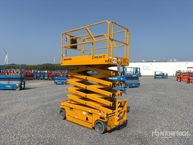 2014 Haulotte Compact 12 Electric Scissor Lift - Plataforma de tijeras: foto 2 2014 Haulotte Compact 12 Electric Scissor Lift - Plataforma de tijeras: foto 2