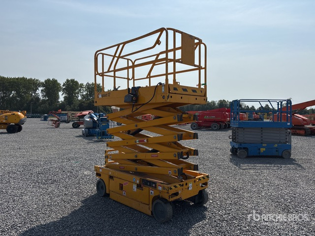 2014 Haulotte Compact 12 Electric Scissor Lift - Plataforma de tijeras: foto 4 2014 Haulotte Compact 12 Electric Scissor Lift - Plataforma de tijeras: foto 4