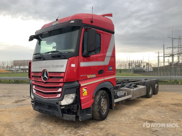 2015 Mercedes-Benz 2542 6x2 (Inoperable) Cab and Chassis - Camión chasis: foto 1 2015 Mercedes-Benz 2542 6x2 (Inoperable) Cab and Chassis - Camión chasis: foto 1