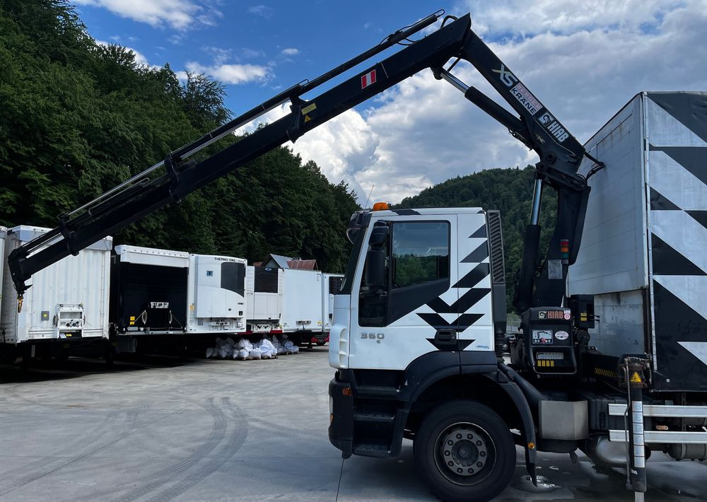 Iveco Stralis 360 // HIAB 144 E4 HIDUO + Radio // Zabudowa 6m // Oś podnoszona - Cabeza tractora: foto 5 Iveco Stralis 360 // HIAB 144 E4 HIDUO + Radio // Zabudowa 6m // Oś podnoszona - Cabeza tractora: foto 5
