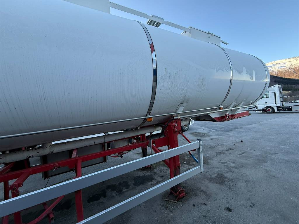 Annet Schrader tank trailer 32 m2 - Semirremolque cisterna: foto 2 Annet Schrader tank trailer 32 m2 - Semirremolque cisterna: foto 2