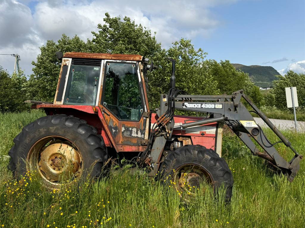 Massey Ferguson 675 - Tractor: foto 3 Massey Ferguson 675 - Tractor: foto 3