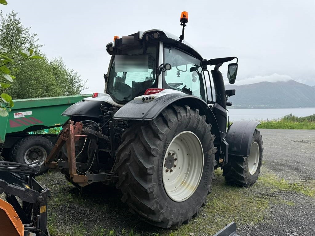 Valtra N 174 med frontlaster - Tractor: foto 3 Valtra N 174 med frontlaster - Tractor: foto 3
