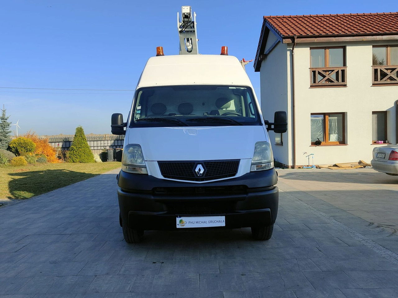 Renault Mascott 3.0 - Camión con plataforma elevadora: foto 2 Renault Mascott 3.0 - Camión con plataforma elevadora: foto 2