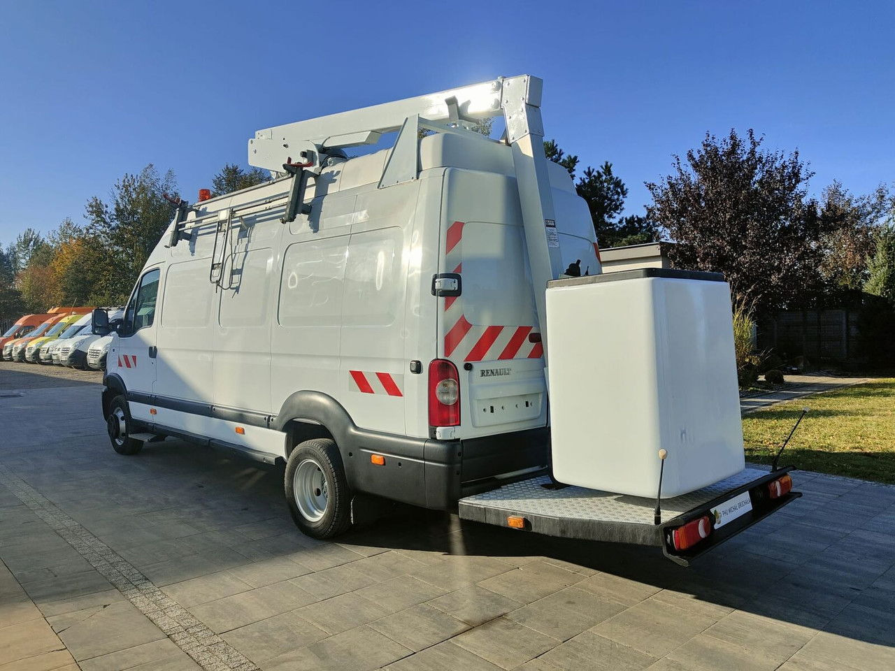 Camión con plataforma elevadora Renault Mascott 3.0: foto 6