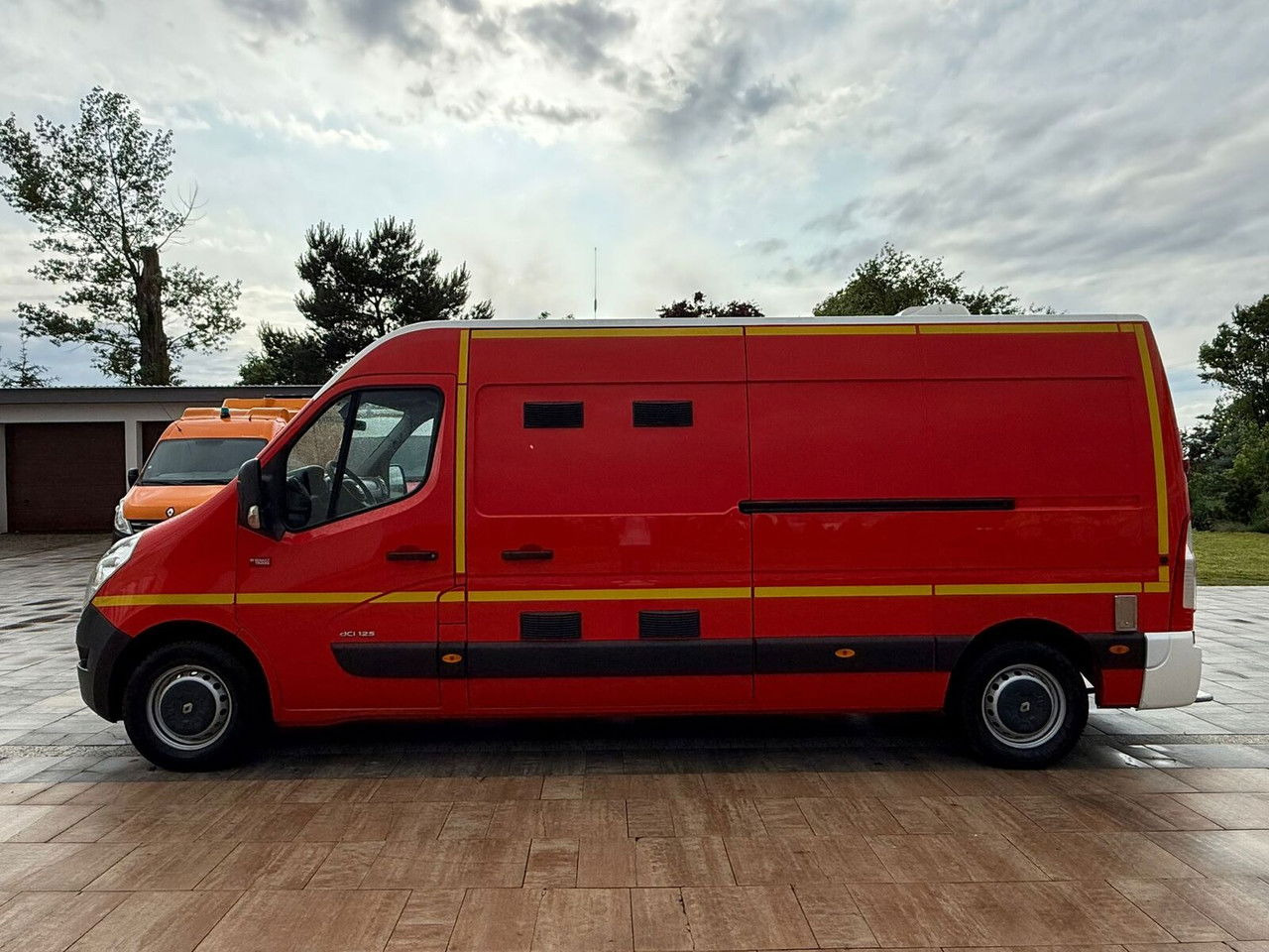 Renault Master 2016 Rok Ambulans Karetka Pogotowie - Ambulancia: foto 5 Renault Master 2016 Rok Ambulans Karetka Pogotowie - Ambulancia: foto 5
