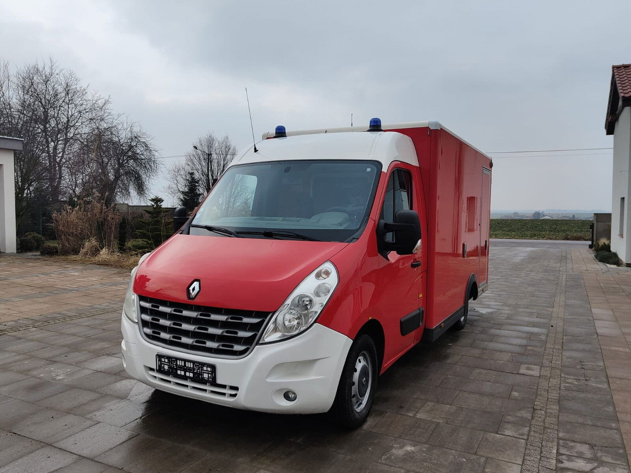 Renault Master Karetka Ambulans pogotowie kontenerowe Kamper - Ambulancia: foto 3 Renault Master Karetka Ambulans pogotowie kontenerowe Kamper - Ambulancia: foto 3