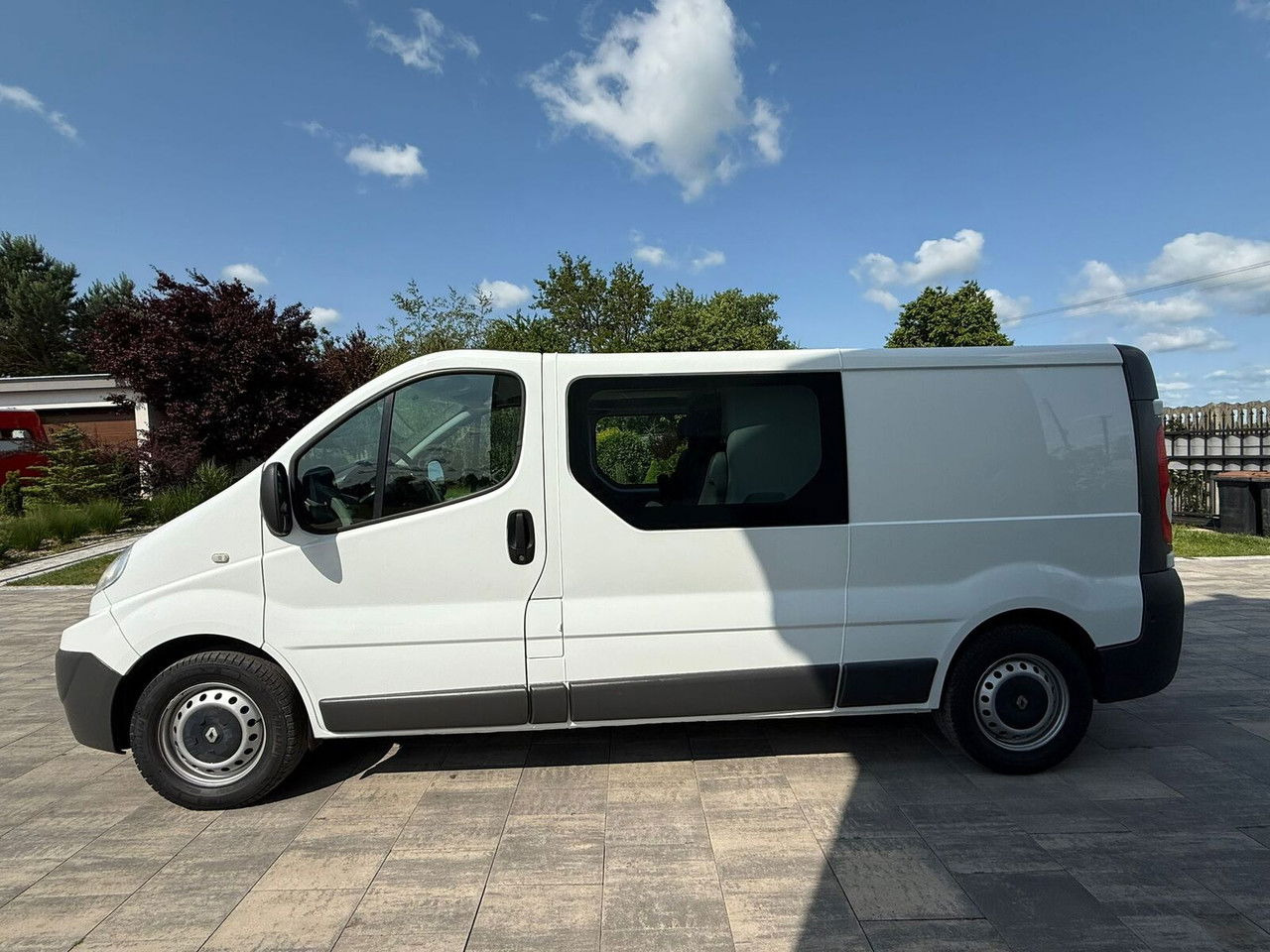 Renault Trafic 2.0 Doka 6 osobowy Klimatyzacja Hak - Furgoneta pequeña: foto 5 Renault Trafic 2.0 Doka 6 osobowy Klimatyzacja Hak - Furgoneta pequeña: foto 5
