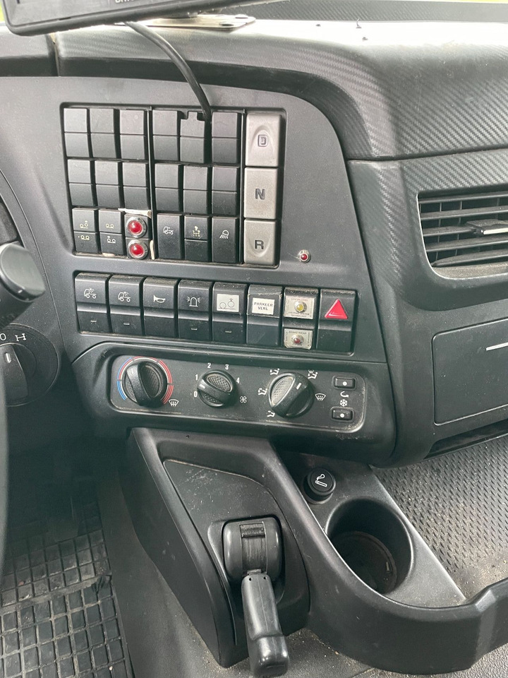 Camión grúa Iveco Stralis 360 with HMF 4020 K5 crane: foto 13 Camión grúa Iveco Stralis 360 with HMF 4020 K5 crane: foto 13