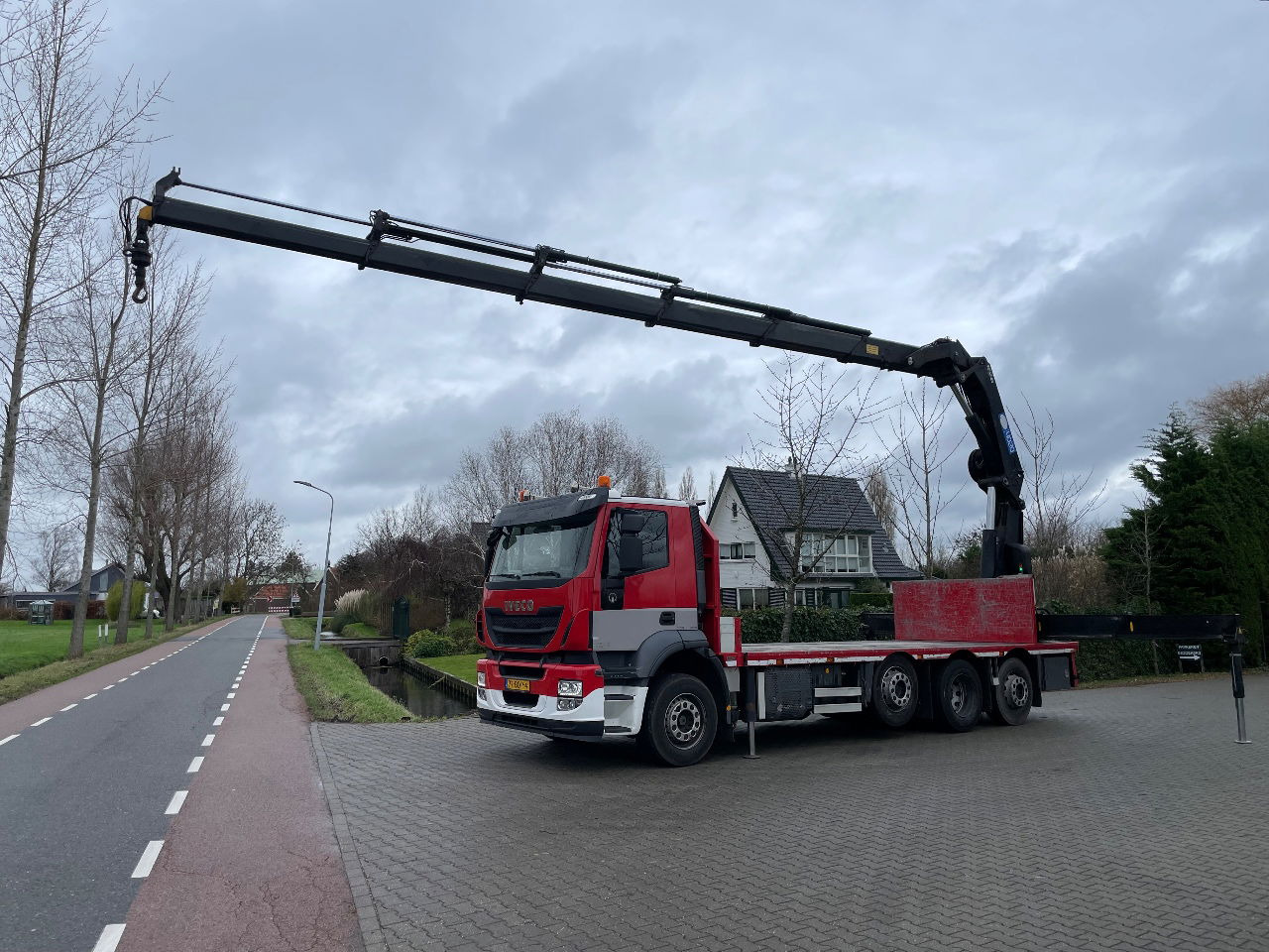 Camión grúa Iveco Stralis 360 with HMF 4020 K5 crane: foto 9 Camión grúa Iveco Stralis 360 with HMF 4020 K5 crane: foto 9