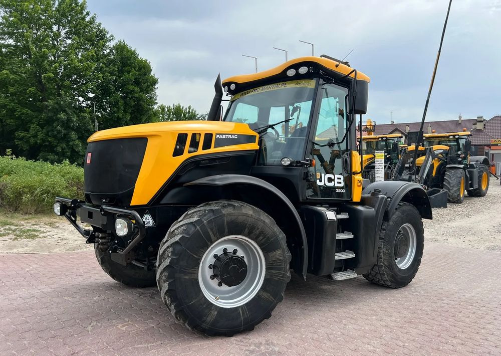 JCB Fastrac 3200 Sisu Xtra - Tractor: foto 1 JCB Fastrac 3200 Sisu Xtra - Tractor: foto 1