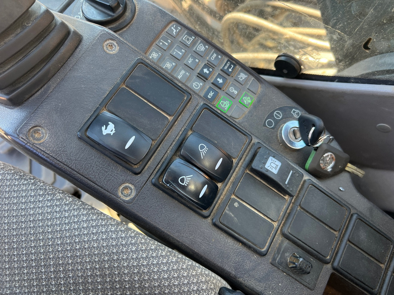 Excavadora de cadenas Volvo ECR235: foto 11