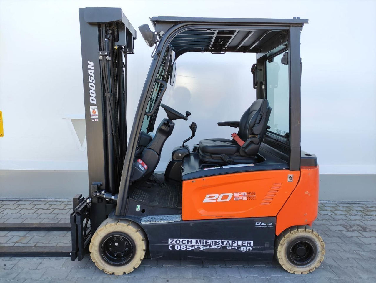 Doosan B20X-7 (Plus) - Carretilla elevadora eléctrica: foto 1 Doosan B20X-7 (Plus) - Carretilla elevadora eléctrica: foto 1