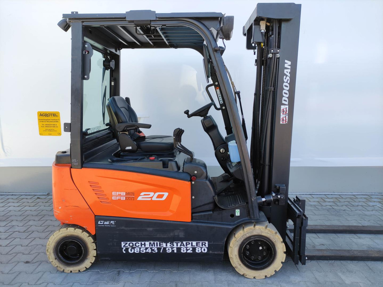 Doosan B20X-7 (Plus) - Carretilla elevadora eléctrica: foto 2 Doosan B20X-7 (Plus) - Carretilla elevadora eléctrica: foto 2