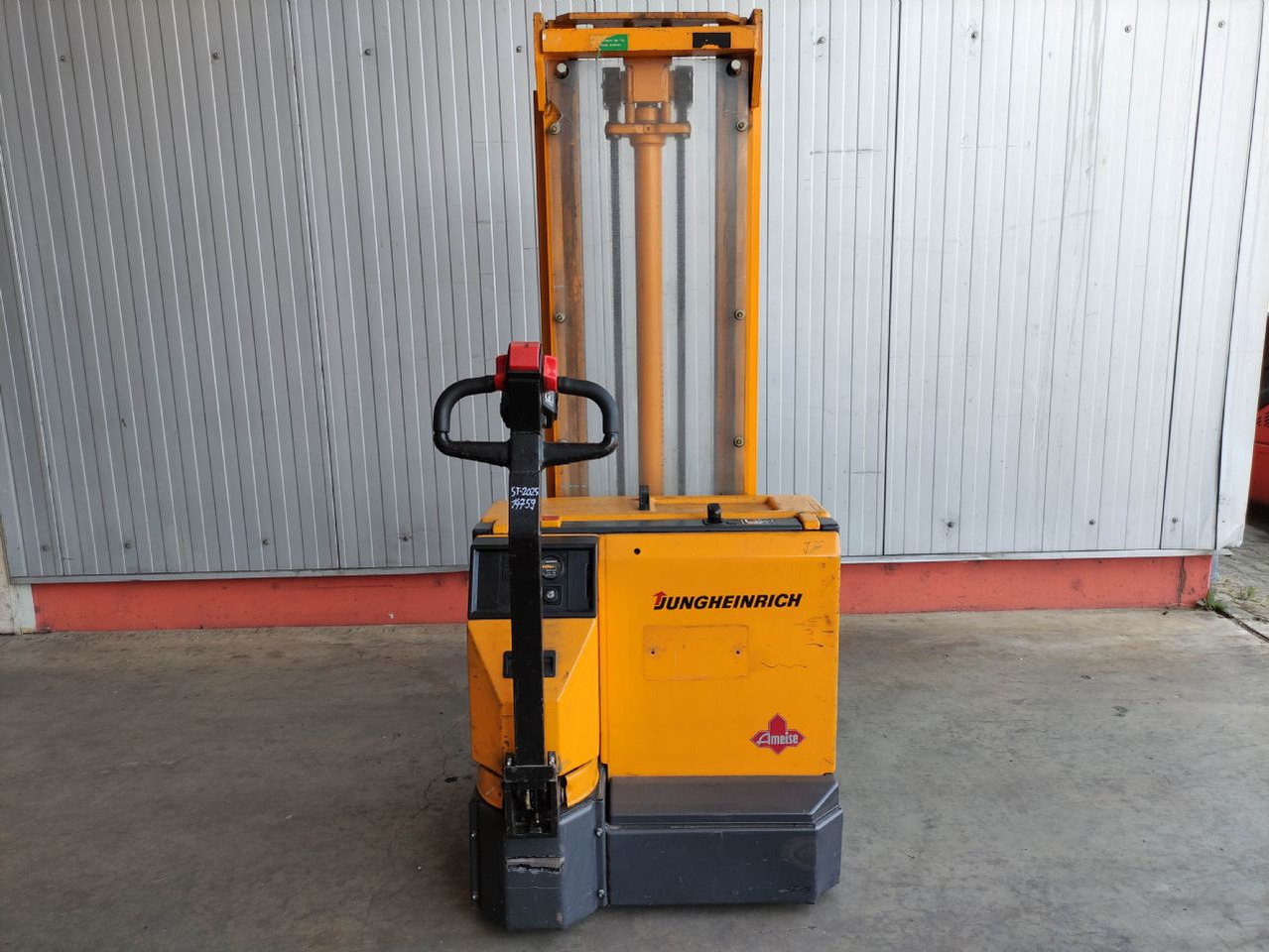 Jungheinrich EJC A12.5 G - Apilador: foto 4 Jungheinrich EJC A12.5 G - Apilador: foto 4