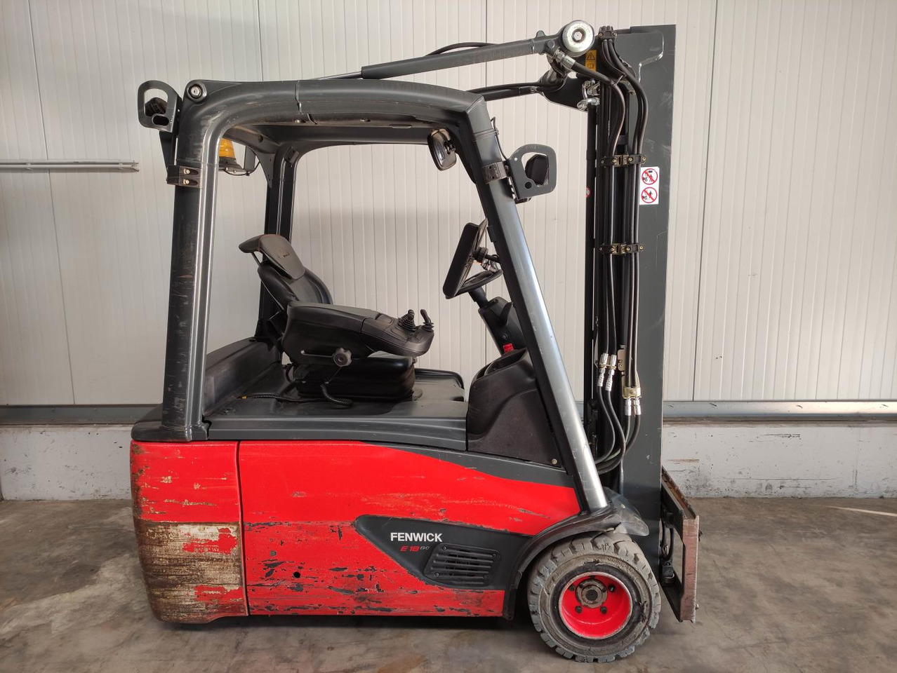 Linde E18L-02-386 - Carretilla elevadora eléctrica: foto 2 Linde E18L-02-386 - Carretilla elevadora eléctrica: foto 2