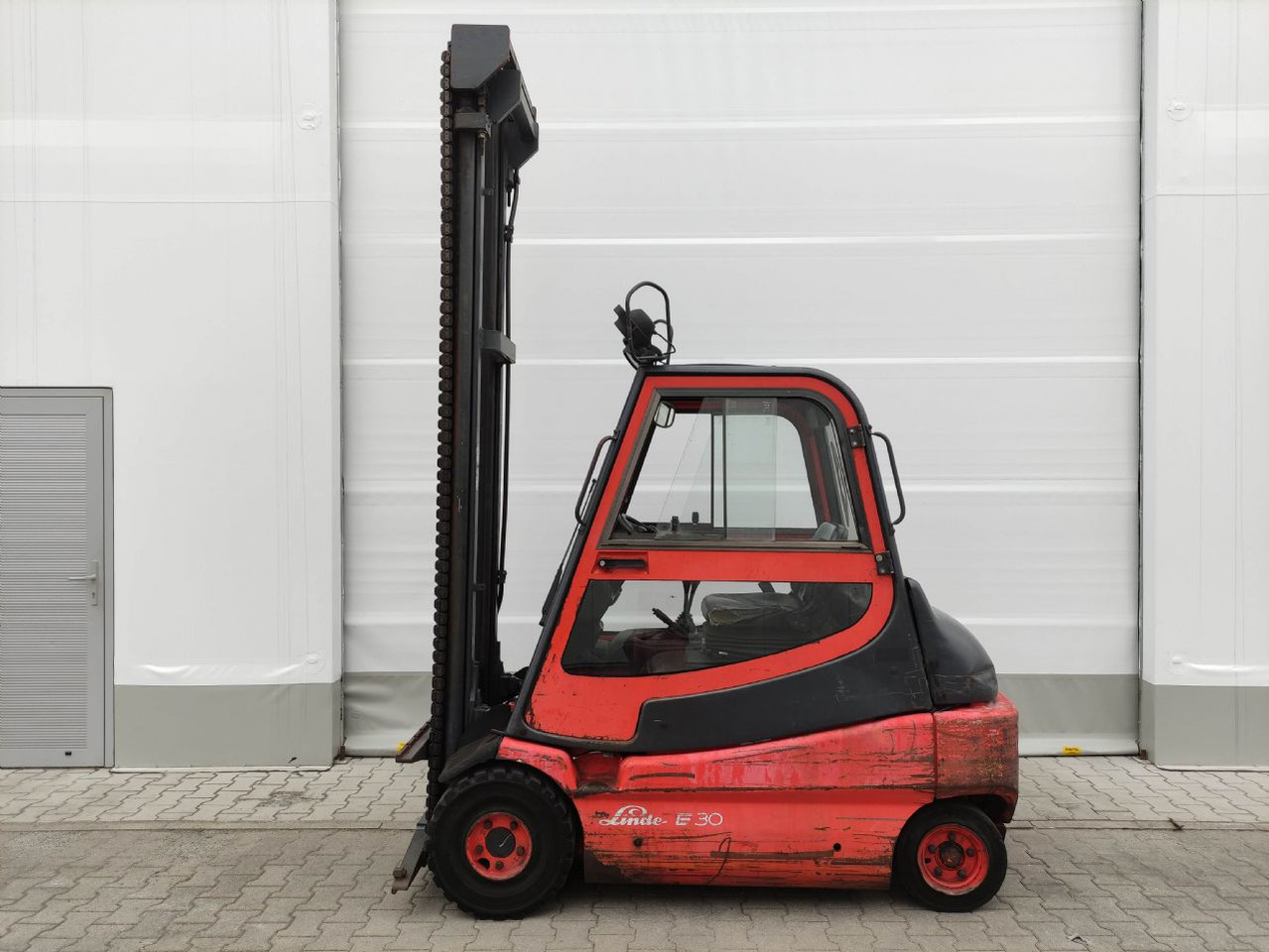 Linde E30-01-336 - Carretilla elevadora eléctrica: foto 1 Linde E30-01-336 - Carretilla elevadora eléctrica: foto 1