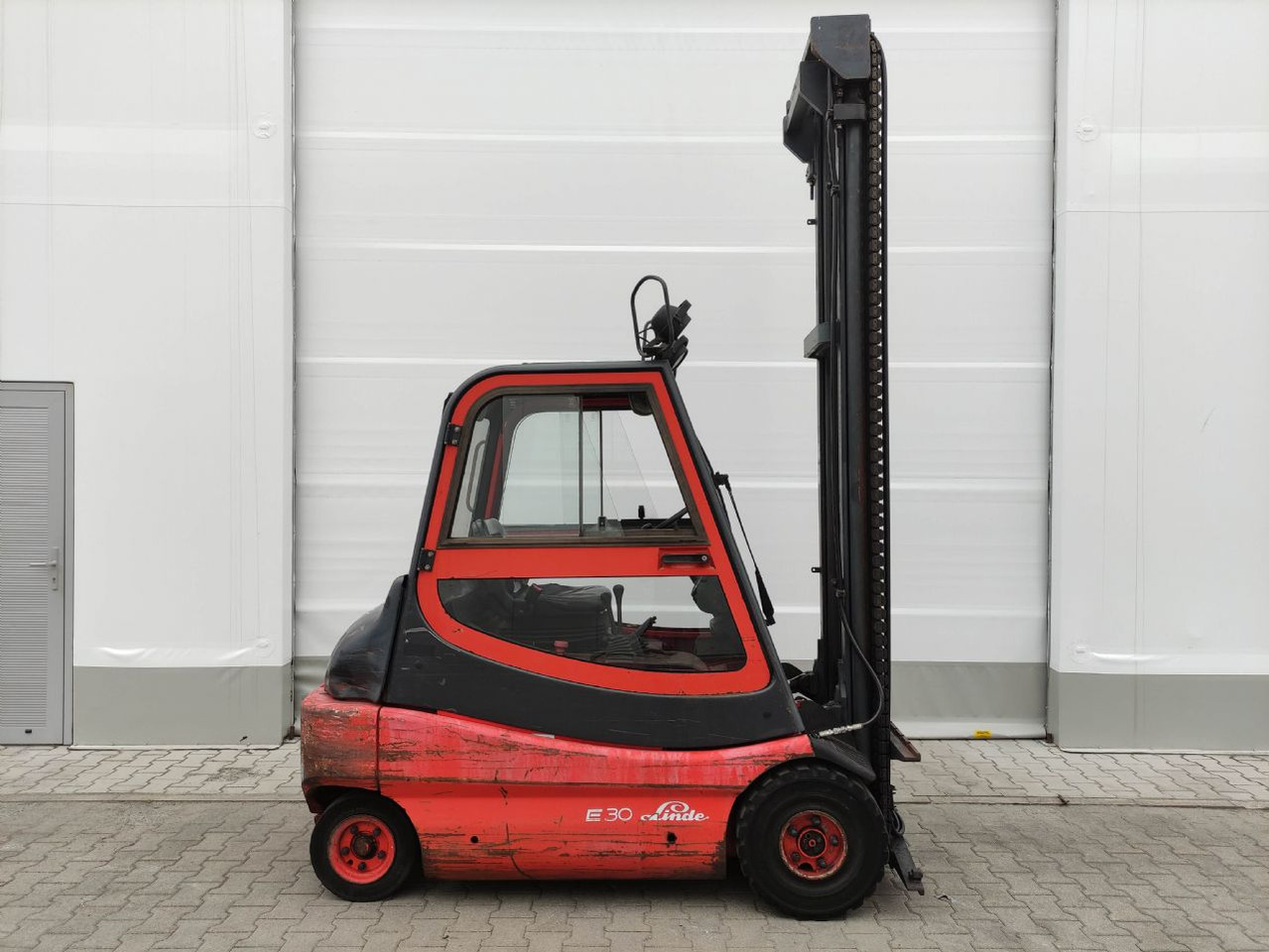 Linde E30-01-336 - Carretilla elevadora eléctrica: foto 2 Linde E30-01-336 - Carretilla elevadora eléctrica: foto 2