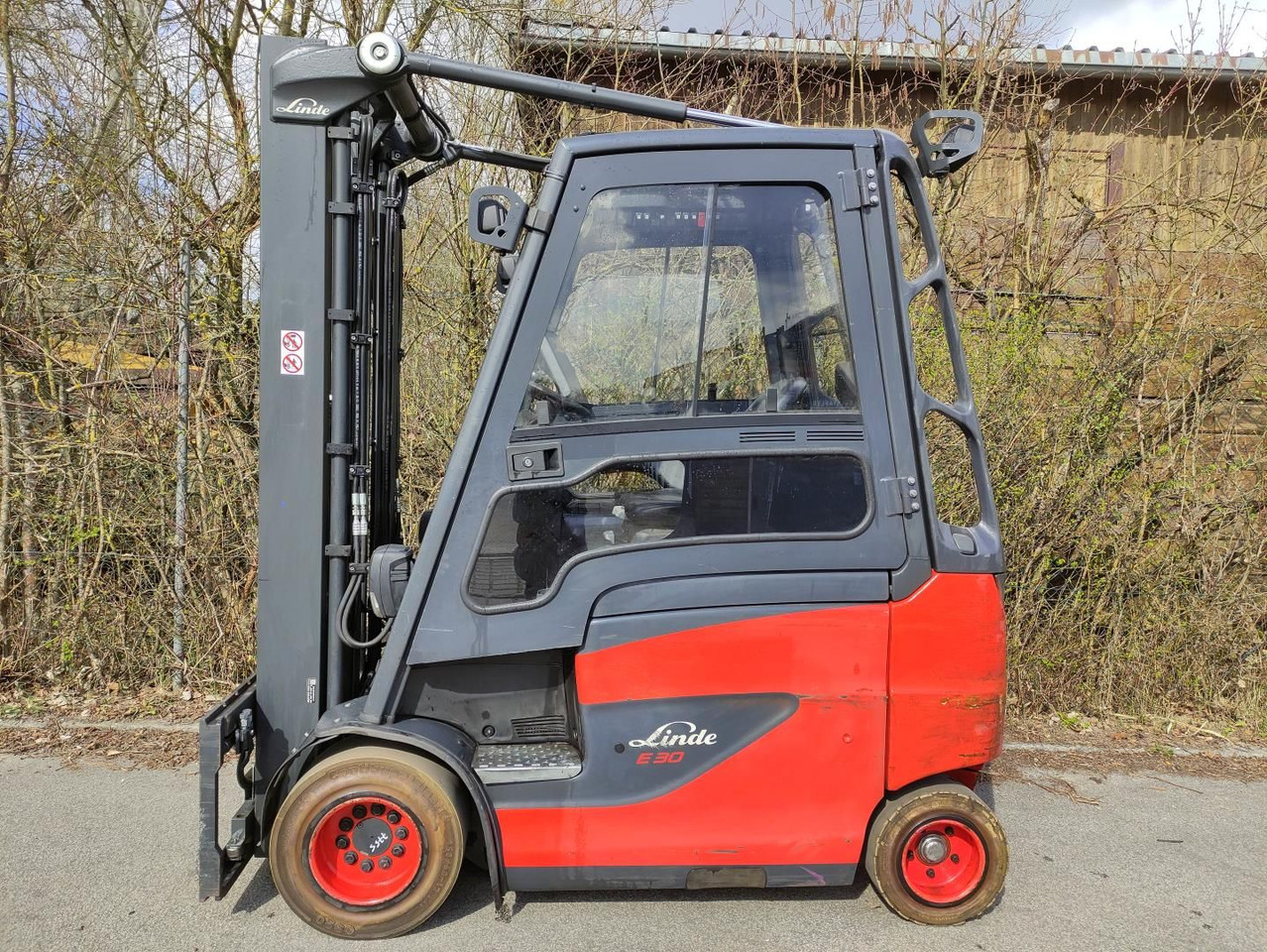 Linde E30H-01/600-387 - Carretilla elevadora eléctrica: foto 1 Linde E30H-01/600-387 - Carretilla elevadora eléctrica: foto 1