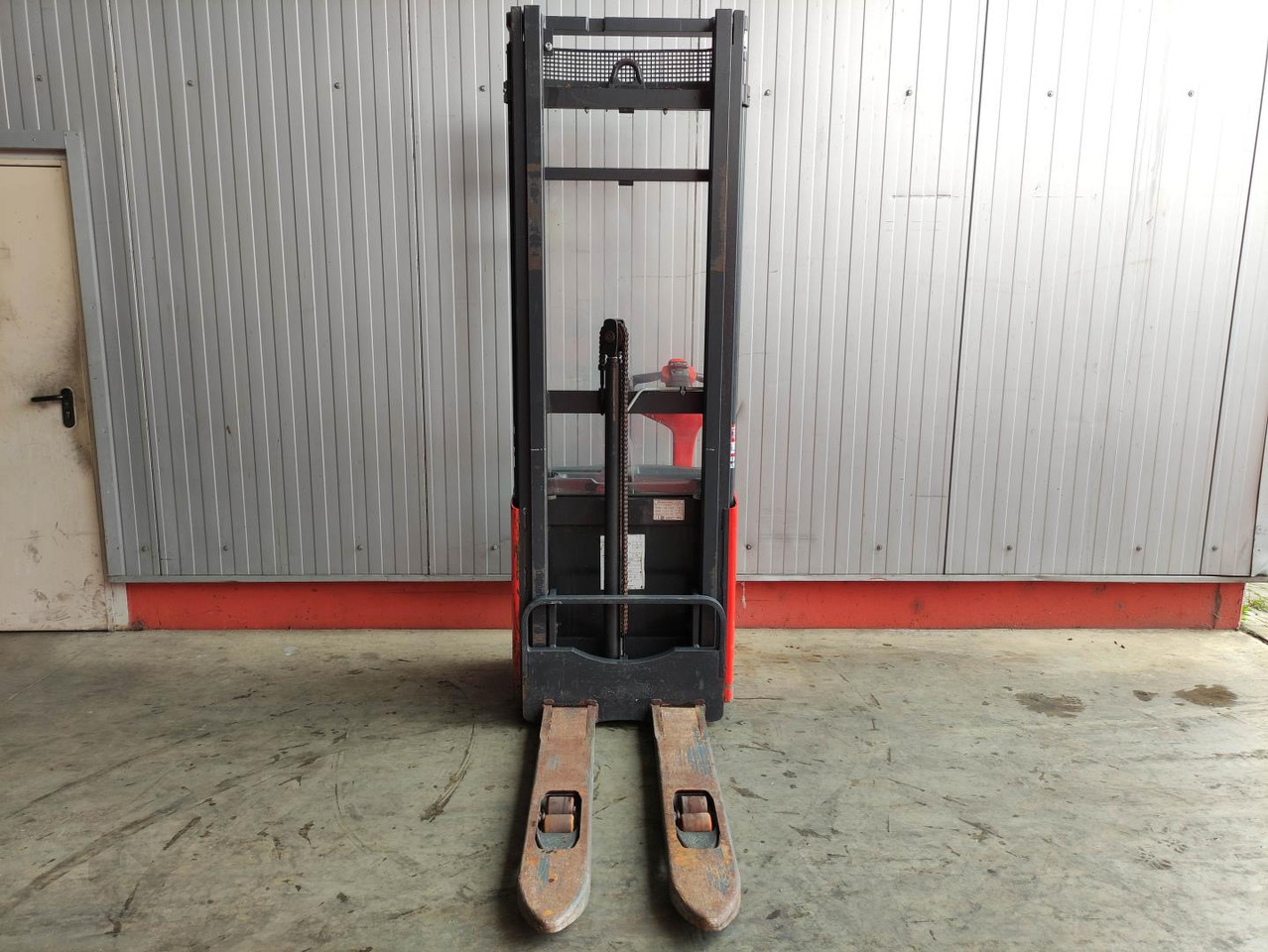 Linde L12 - Apilador: foto 3 Linde L12 - Apilador: foto 3