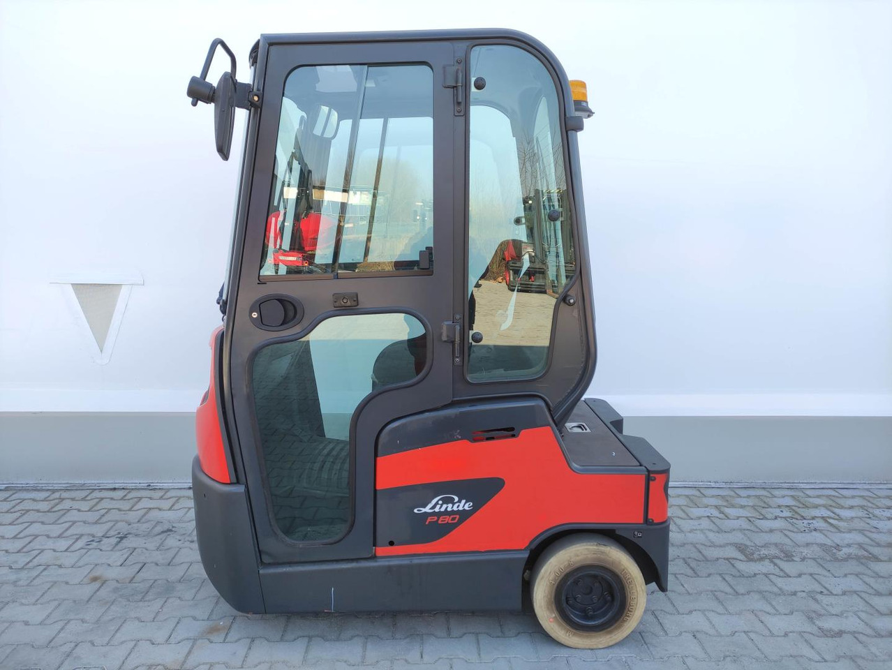 Linde P80 - Remolcadora: foto 1 Linde P80 - Remolcadora: foto 1