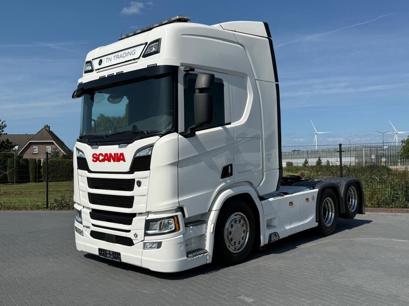 Scania R 590 V8 VOLLUCHT, LEER, HYDRAULIEK, NL KENTEKEN, APK, TACHO 2. - Cabeza tractora: foto 2 Scania R 590 V8 VOLLUCHT, LEER, HYDRAULIEK, NL KENTEKEN, APK, TACHO 2. - Cabeza tractora: foto 2