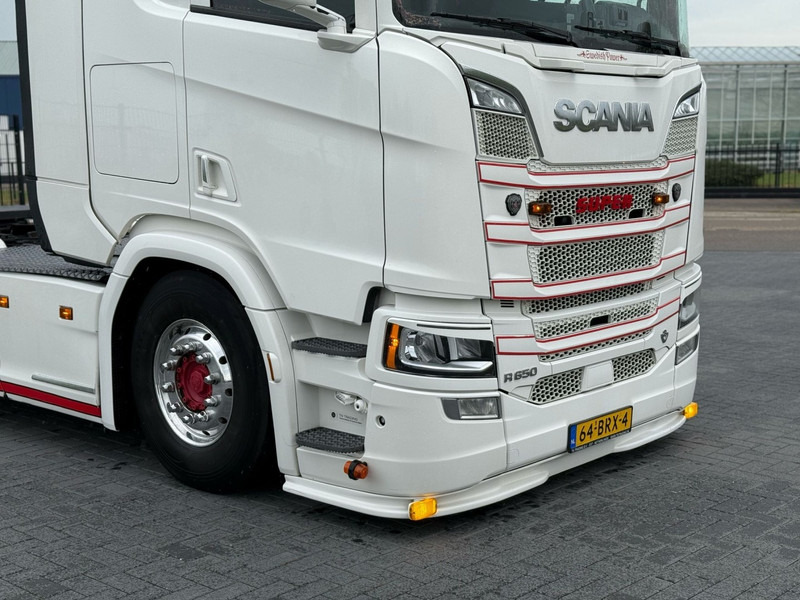 Scania R650 V8 FULL AIR, SHOW TRUCK, SPECIAL INTERIOR, DOUBLE BOOGIE - Cabeza tractora: foto 5 Scania R650 V8 FULL AIR, SHOW TRUCK, SPECIAL INTERIOR, DOUBLE BOOGIE - Cabeza tractora: foto 5