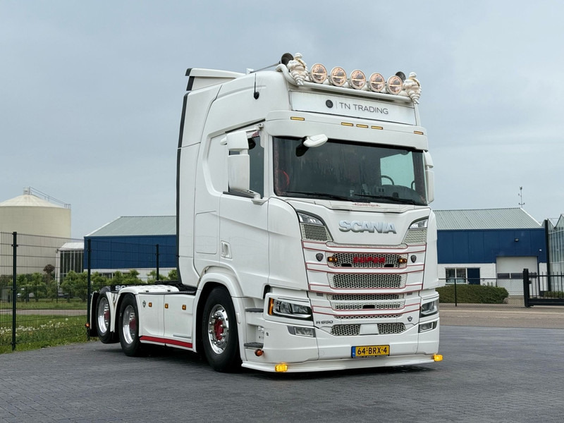 Scania R650 V8 FULL AIR, SHOW TRUCK, SPECIAL INTERIOR, SMART TACHO 2. - Cabeza tractora: foto 1 Scania R650 V8 FULL AIR, SHOW TRUCK, SPECIAL INTERIOR, SMART TACHO 2. - Cabeza tractora: foto 1