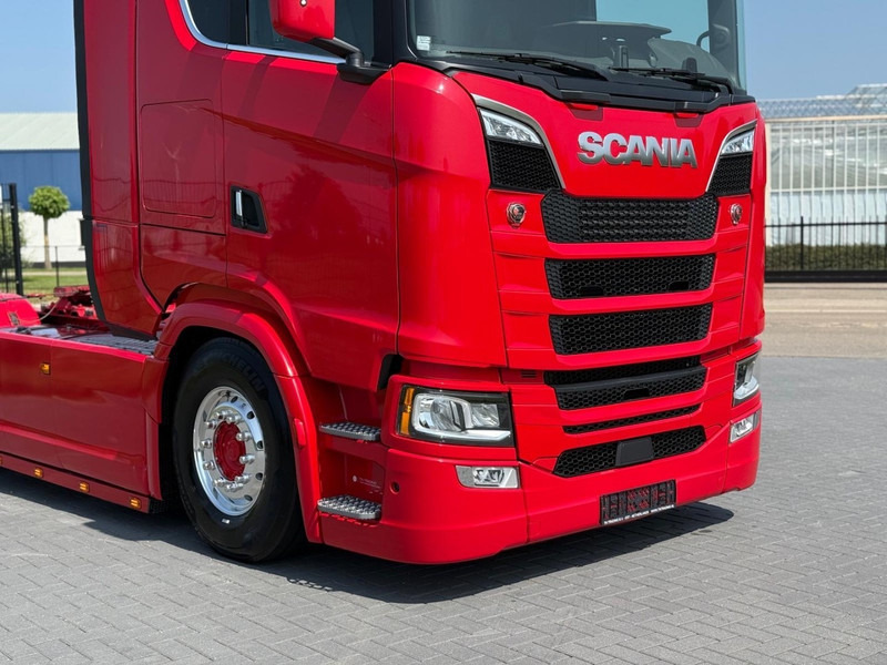 Scania S590 V8 NGS FULL AIR, ALCOA, LEATHER, HYDRAULIC, LIKE NEW. - Cabeza tractora: foto 4 Scania S590 V8 NGS FULL AIR, ALCOA, LEATHER, HYDRAULIC, LIKE NEW. - Cabeza tractora: foto 4