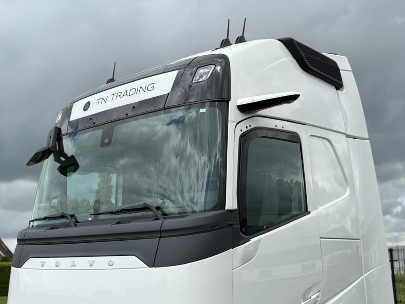 Volvo FH 13.460XL NEW, FULL AIR, ALCOA, HYDRAULIC, XL, FULL. - Cabeza tractora: foto 4 Volvo FH 13.460XL NEW, FULL AIR, ALCOA, HYDRAULIC, XL, FULL. - Cabeza tractora: foto 4